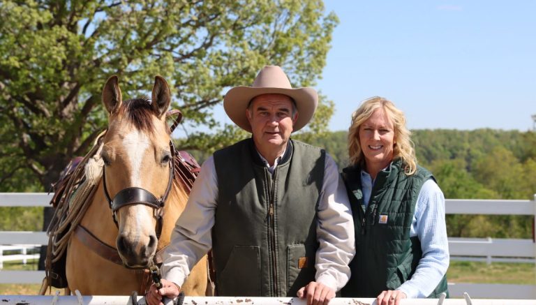 mike claudia kehoe horse 1140x648 1