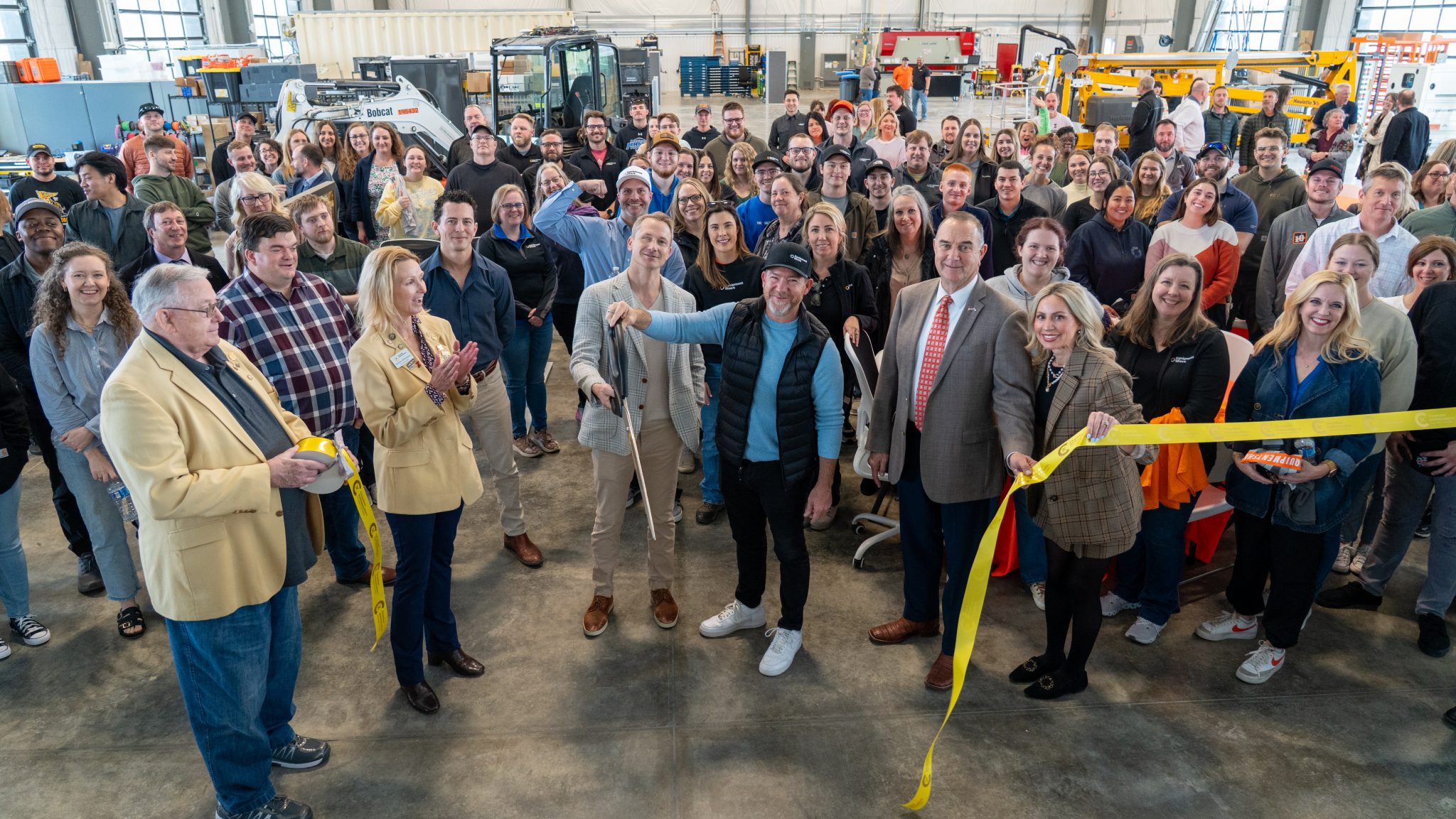tdc ribbon cutting crew (003)