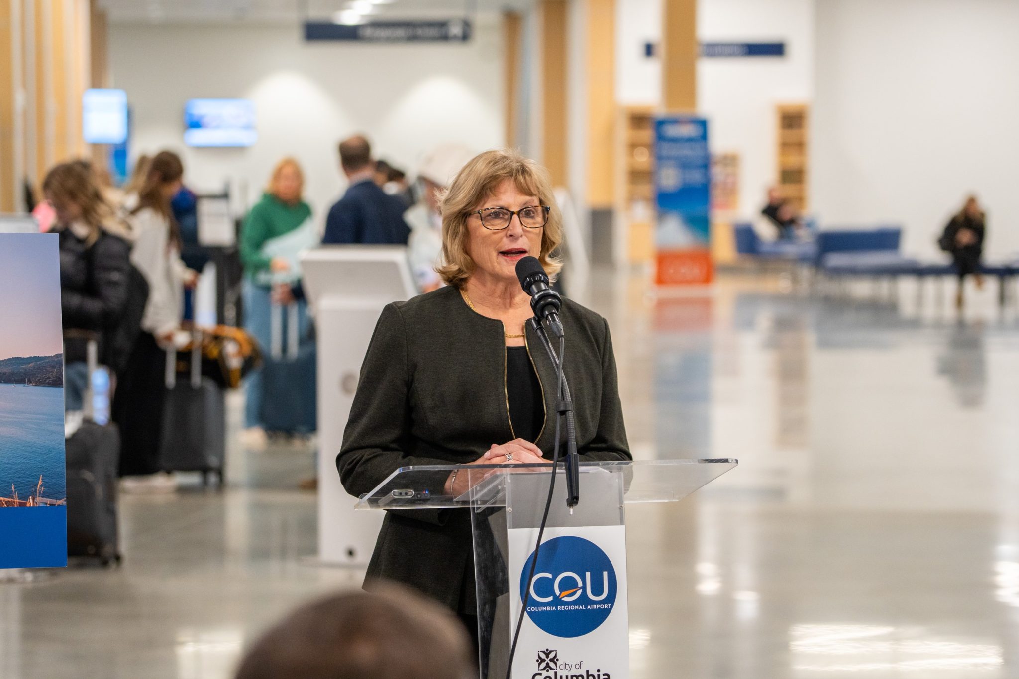 airport press conference 12 18 25 115 (002)